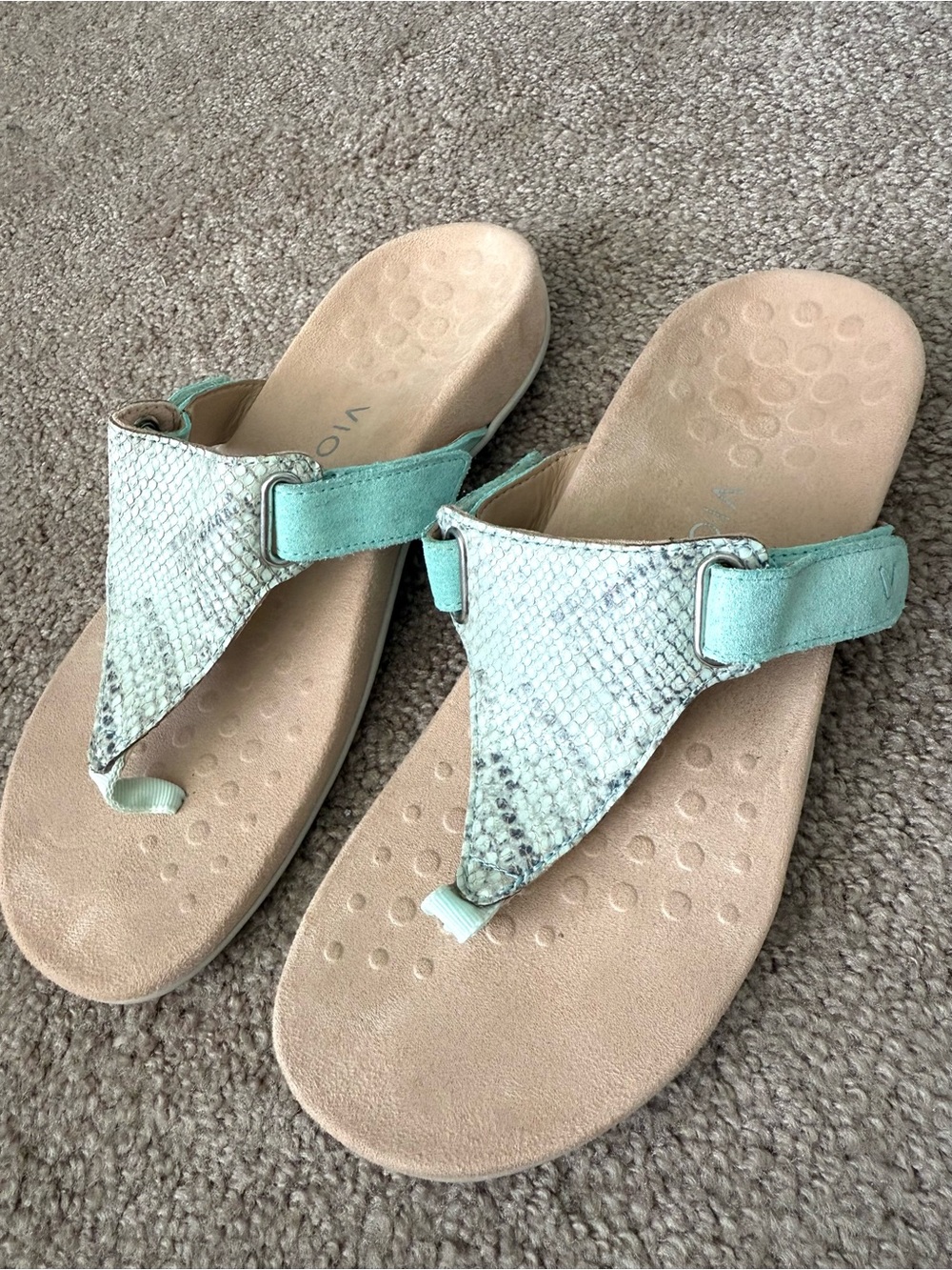 Vionic Womens Wanda Leather Thong Flip-Flops Sandals